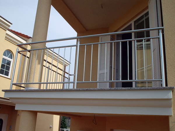 Làm cơ khí Vĩnh Tân-chất lượng số 1 6 Mẫu lan can inox - TC 02 - Chuyên sản xuất cửa sắt, inox, cửa cuốn. Các sản phẩm về sắt - thép - inox