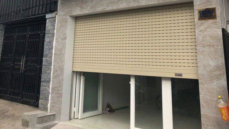 Lắp cửa cuốn Chơn Thành nhanh chóng, giá rẻ số 1 8 Bật Mí Thông Tin Nên Lắp Cửa Cuốn Trong Hay Ngoài