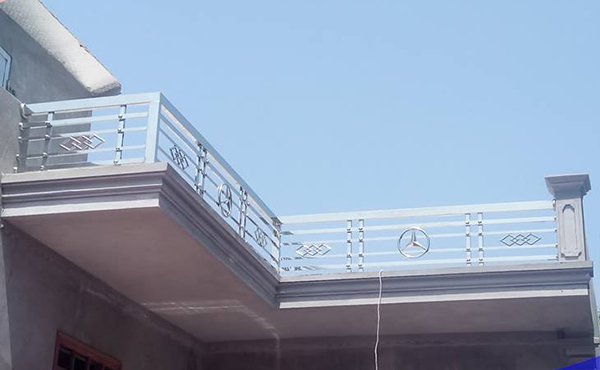 Cơ Khí Tân Thành: Giải Pháp Lan Can Inox Và Cổng Sắt Chất Lượng 10 Mẫu lan can ban công inox 17 - Chuyên Thi Công Lan Can, Cầu Thang Ở Huế
