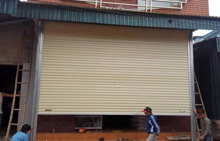 Lắp cửa cuốn bình cơ chất lượng cao, giá rẻ, phục vụ tận nơi! 18 Lắp đặt cửa cuốn bình cơ Austdoor an toàn, tiện lợi cho ngôi nhà bạn