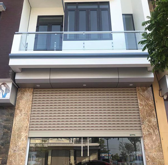 Lắp cửa cuốn bình cơ chất lượng cao, giá rẻ, phục vụ tận nơi! 17 Lắp đặt cửa cuốn bình cơ Austdoor an toàn, tiện lợi cho ngôi nhà bạn