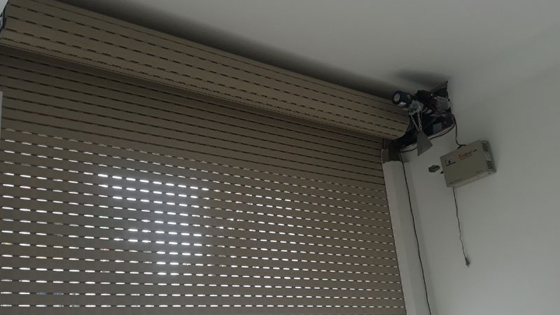Lắp Đặt Cửa Cuốn Tân Thành nhanh chóng uy tín nhất 18 Lắp Đặt Cửa Cuốn Tân Thành: Giải Pháp An Toàn Hiện Đại