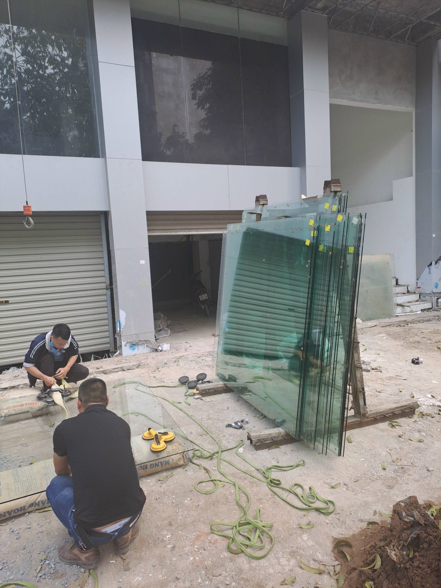 Thi Công Nhôm Kính Đồng Phú: Giải Pháp Hoàn Hảo Cho Công Trình 13 Thi Công Nhôm Kính Đồng Phú: Giải Pháp Hoàn Hảo Cho Công Trình