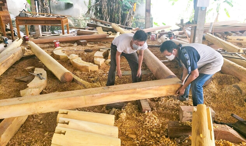 Nội thất trọn gói bàu bàng giá rẻ số 1 22 Đội ngũ thợ mộc lành nghề của Khang Vinh tại Bàu Bàng