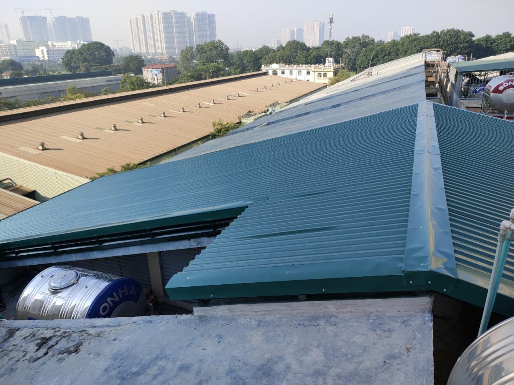 Làm Mái Tôn Bến Cát: Giải Pháp Toàn Diện Cho Công Trình 13 Mái tôn đẹp cho biệt thự tại Bến Cát